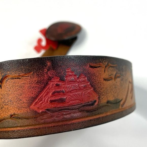 Levi’s Hand Tooled Hand Painted Leather Belt - Picture 6 of 12